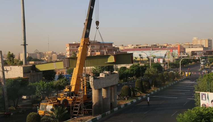 شهردار باقرشهر : بخش اول عرشه ضلع شرقی پل شهید جعفرزادگان نصب شد | انعکاس ری